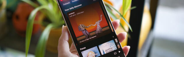 YouTube Music is testing full-screen album art, but you can’t use it yet