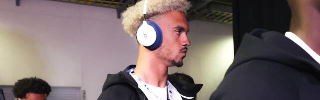 Antonee Robinson Shows Off Unreleased Two-Tone Beats Over-Ear Headphones at the World Cup