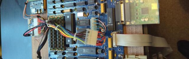 Electronics engineer builds 1984 Macintosh Plus clone