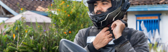 What Is The 2-2-2 Rule For Motorcycle Helmets?