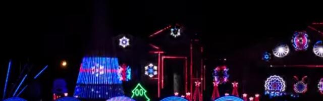 This dazzling Raspberry Pi Christmas light show is incredible