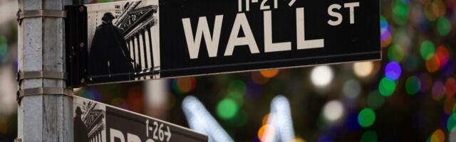 Dow crosses 40,000 for the first time
