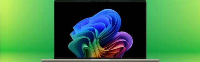 My Favorite Travel-Friendly Laptop Won a CNET Editor's Choice Award. Get It for 45% Off This Black Friday