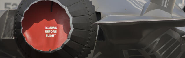 How Does The F-35 Fighter Jet's Swivel Nozzle Work?