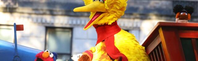 Conservative attacks on NPR and PBS continue with call to take FCC licenses