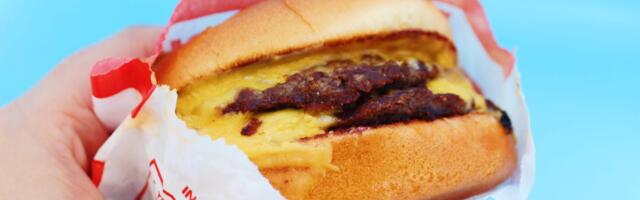 I ranked 13 fast-food double cheeseburgers from worst to best. My favorite was one of the cheapest.