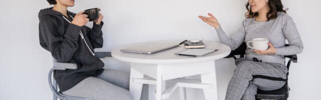 Psychology says if you struggle to make friends as an adult, you’re probably doing these 8 things unconsciously