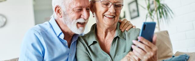 These Are Some Of The Easiest Smartphones For Seniors To Learn How To Use (According To Users) These Are Some Of The Easiest Smartphones For Seniors To Learn How To Use (According To Users)