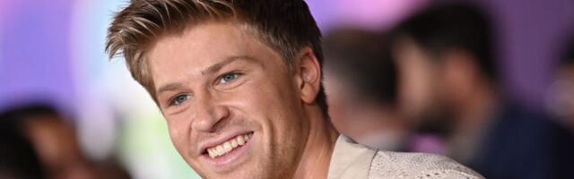 Robert Irwin says his mom held the family together after his father died