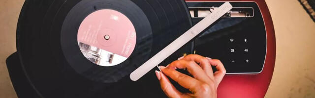 Coturn CT-01: Meet The Portable And Stylish Turntable