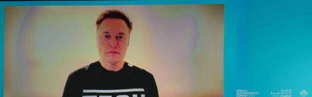 Elon Musk showed up to his Dubai address in a 'tech support' T-shirt