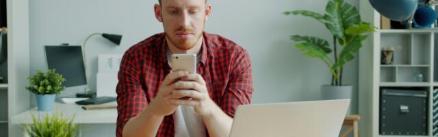 9 early signs a man is deeply insecure, even if he hides it well