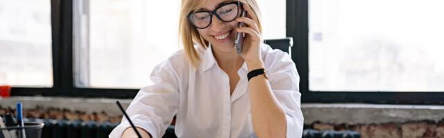 If you still take notes during phone calls, you’re unknowingly training your mind in these 7 ways