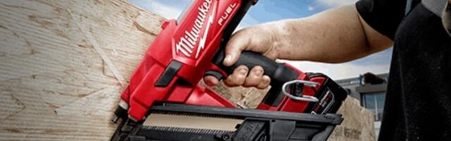 How Heavy Is Milwaukee's Framing Nailer? (With And Without The Battery)