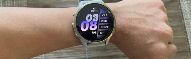 Garmin Smartwatch Users Can Now Make Calls and Send Texts Through WhatsApp