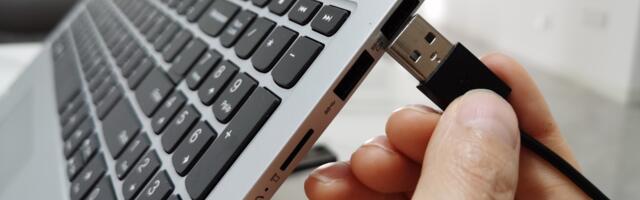 The Easy Trick That Tells You Which Side Of Your USB Connector Faces Up