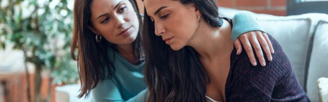 8 subtle things emotionally intelligent people never do when a friend is going through something difficult—and most well-meaning people do all of them