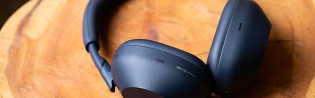 Sony WH-1000XM6 hands-on: back to the fold