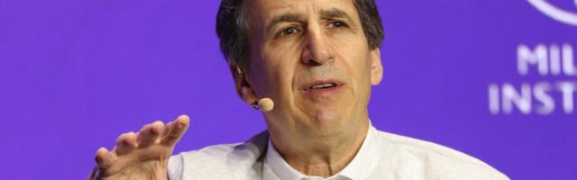 Apollo is halting redemptions in its private credit fund after 11% of investors request withdrawals