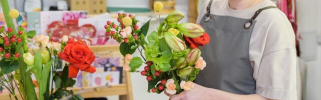 Я не сплю ночами, ставлю фуру у входа, зарабатываю 79 тысяч в месяц — и счастлива