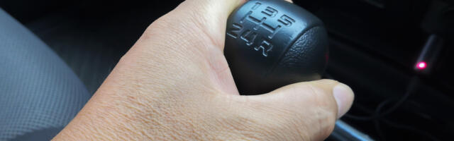 Manual Driving 101: How (And When) To Use The Neutral Gear