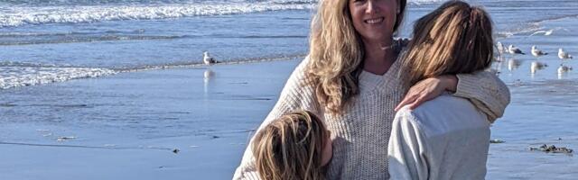 I'm a British mom in the US who only connected with other Brits. Now, in my 50s, my closest friends are American.