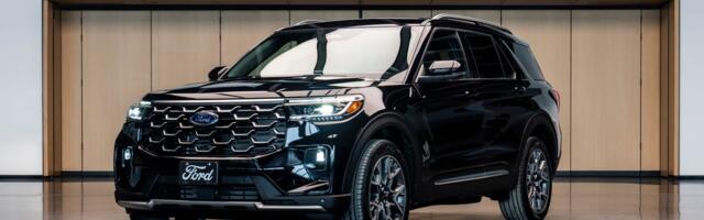 A secret Ford project turned out to be a new Chicago-themed car for the Pope. See inside the SUV.