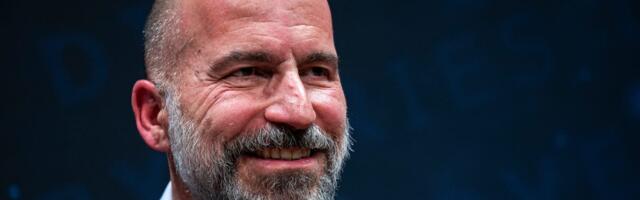 Uber's CEO is betting the robotaxi wars won't be won by ride-hailing alone