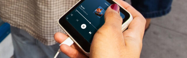 This $400 digital detox phone has a 3-inch screen (yay!) and a subscription service (boo!)