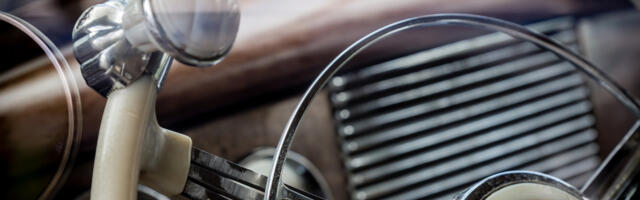 Why Do People Put Knobs On Steering Wheels?