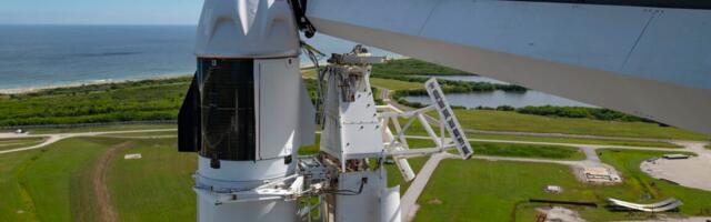 SpaceX takes down Dragon crew arm, giving Starship a leg up in Florida