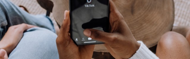 US Will Deeply Limit WeChat and End TikTok Downloads by Sunday