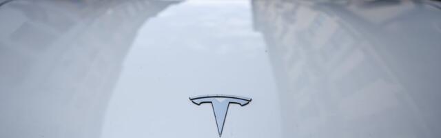 Videos show Tesla robotaxis appearing to violate traffic laws in Austin