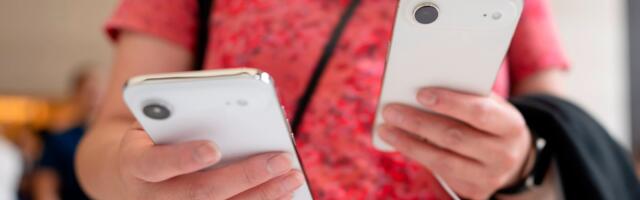 Why can’t I buy a small smartphone?