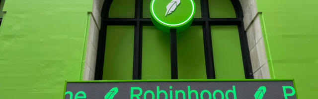 Robinhood is moving into banking services with luxury perks and same-day cash delivery
