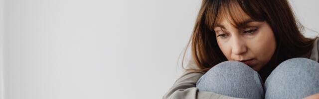 8 signs someone is quietly pulling away from others as they age (without even noticing it)