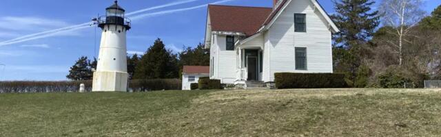 Always wanted a lighthouse? US is giving some away, selling others at auction