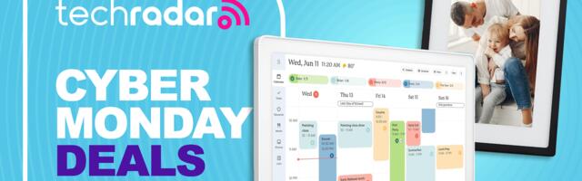 These Skylight digital calendar and photo frame Cyber Monday deals are so good, I might ditch my Amazon Echo Show