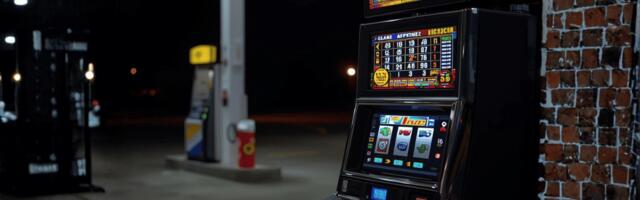 Federal judge rules Missouri gas station slot machines illegal statewide in bars
