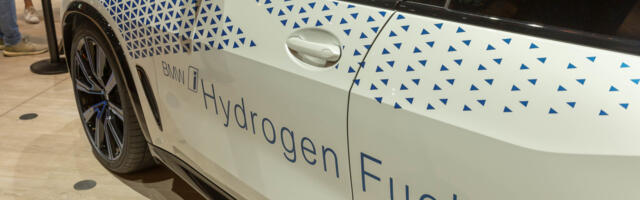 New Zinc Battery Tech Promises On-Demand Green Hydrogen With 50% Better Storage