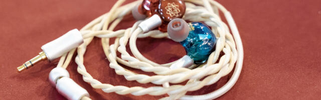 IEMs Vs. Wired Earbuds: What's The Difference Between These Earphones?