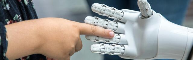 Robots can now ‘see’ touch thanks to a new color-changing tactile sensor