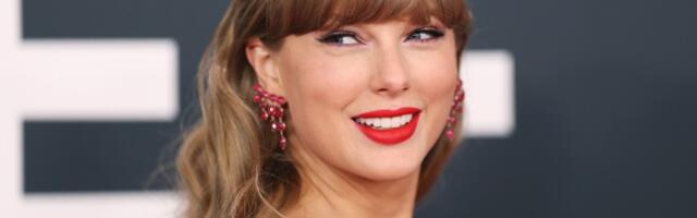 Which Bay Area stores selling Taylor Swift’s newest album at midnight tonight