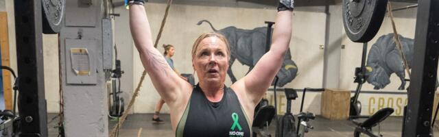 To build muscle, you need a 'de-load' week. Here's how a powerlifting doctor strategizes rest for maximum gains.