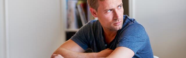 Psychology says the habits that signal a man has quietly lost his joy are almost always ordinary – earlier bedtimes, fewer opinions, smaller appetites, a preference for the predictable — because joy leaving doesn’t look like collapse, it looks like caution