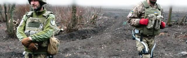 A Ukrainian corps says it's combat-testing exoskeletons that can fit in a briefcase and help troops run 12 mph