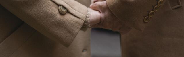 People who own a coat that’s older than most of their friendships aren’t cheap or resistant to change, they’ve quietly figured out that some objects earn a place in a life the same way people do, through years of reliably showing up