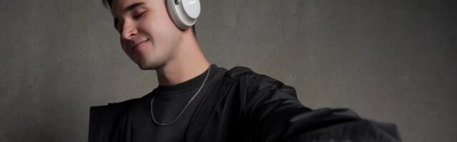 Save $70 on the Bose QuietComfort Ultra, aka the comfiest headphones on the market