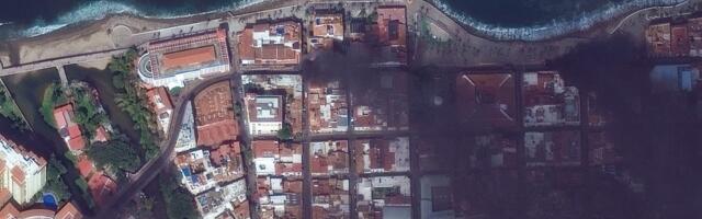 Satellite images show fires, roadblocks, and cars burning in a Costco parking lot after cartel violence in Mexico