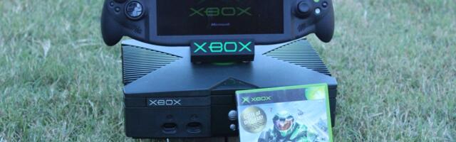 This original Xbox handheld created by a modder uses genuine parts, has a 480p display and Xbox Live support